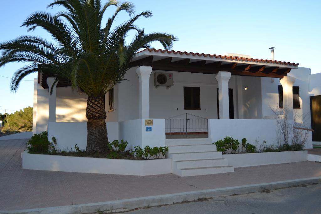 Apartamentos Isabel Playa Migjorn Eksteriør bilde