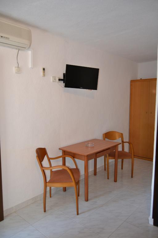 Apartamentos Isabel Playa Migjorn Eksteriør bilde